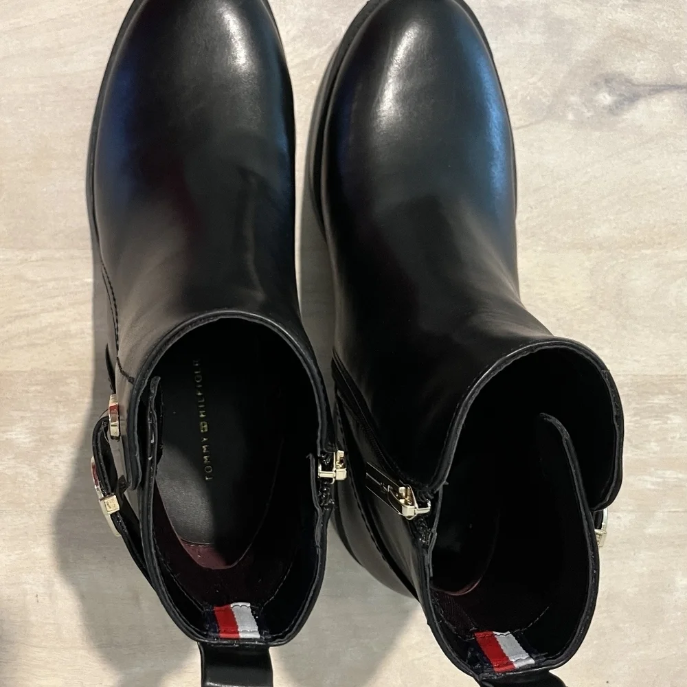 Tommy Hilfiger Rezin 2 Black Boots in Size 7 New Without Box‎